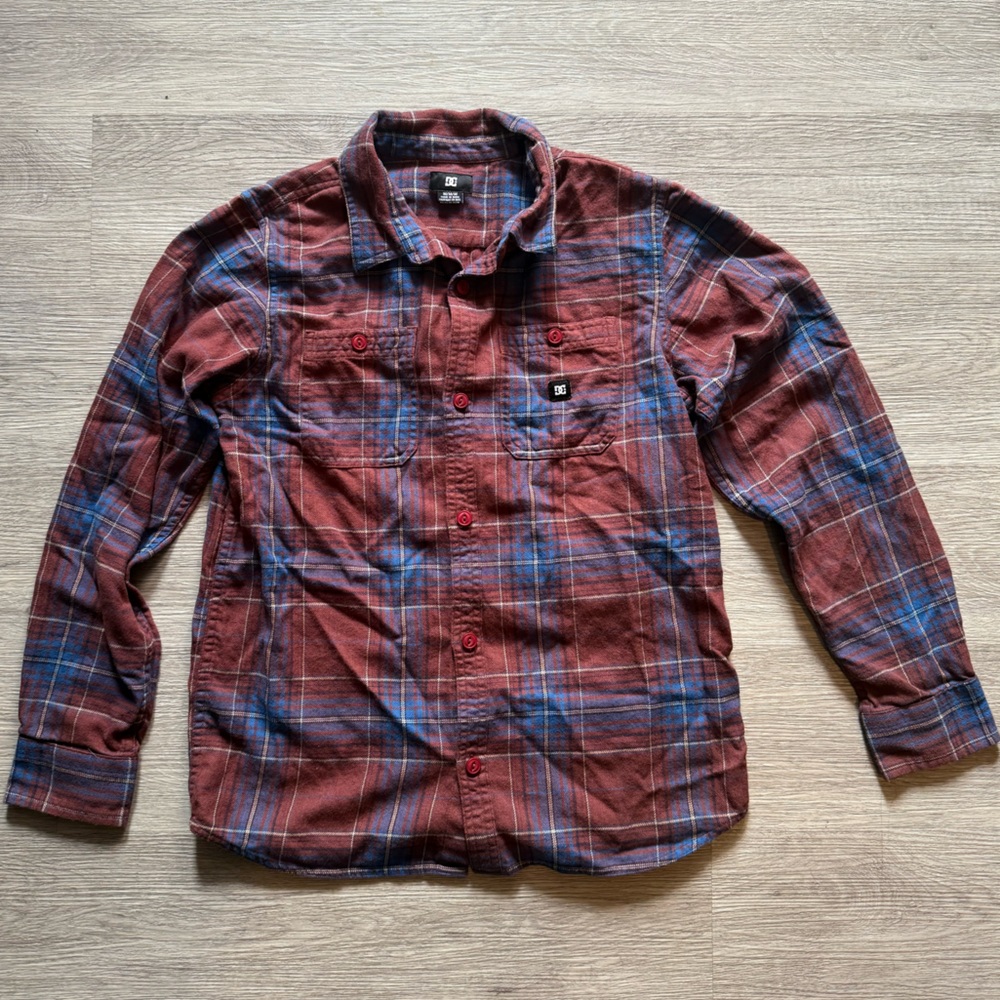 DC Button-Up Longsleeve, Size M NWOT